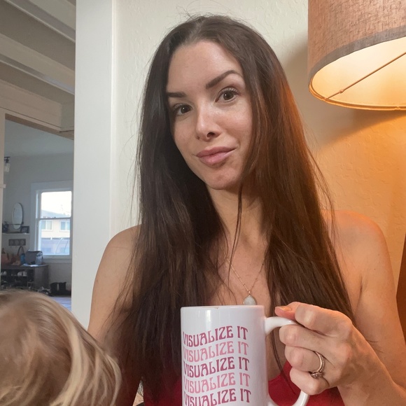 Meet your Posher, Ashley - Picture 2 of 2